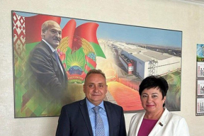 О чем забывают сторонники крепкой руки, вешающие портреты Лукашенко в рабочих кабинетах