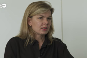 Луцкіна: «Дыктаркі павінны адпавядаць густам «гледача нумар адзін». Гэта звычайна брунэтка з яскравым зьнешнім выглядам»