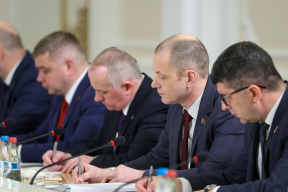 Лукашенко: «Вы ошалели. Вы ровно страну хотите привести к войне»