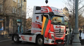 «Это все политика. Мы просто хотим, чтобы выпустили наши грузовики»