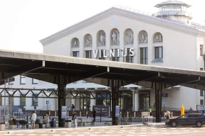 Вильнюсский аэропорт снова закрыли из-за шаров из Беларуси